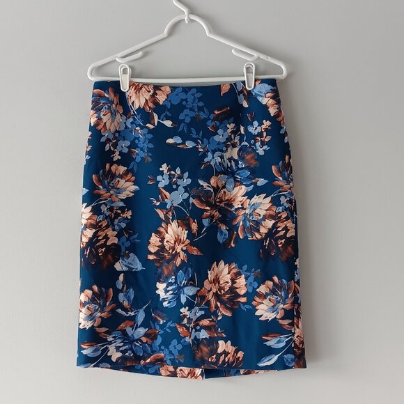 Talbots Pencil Skirt Floral Lined Mid-Weight Blue Brown Tan Professional Size 8 - Picture 10 of 10
